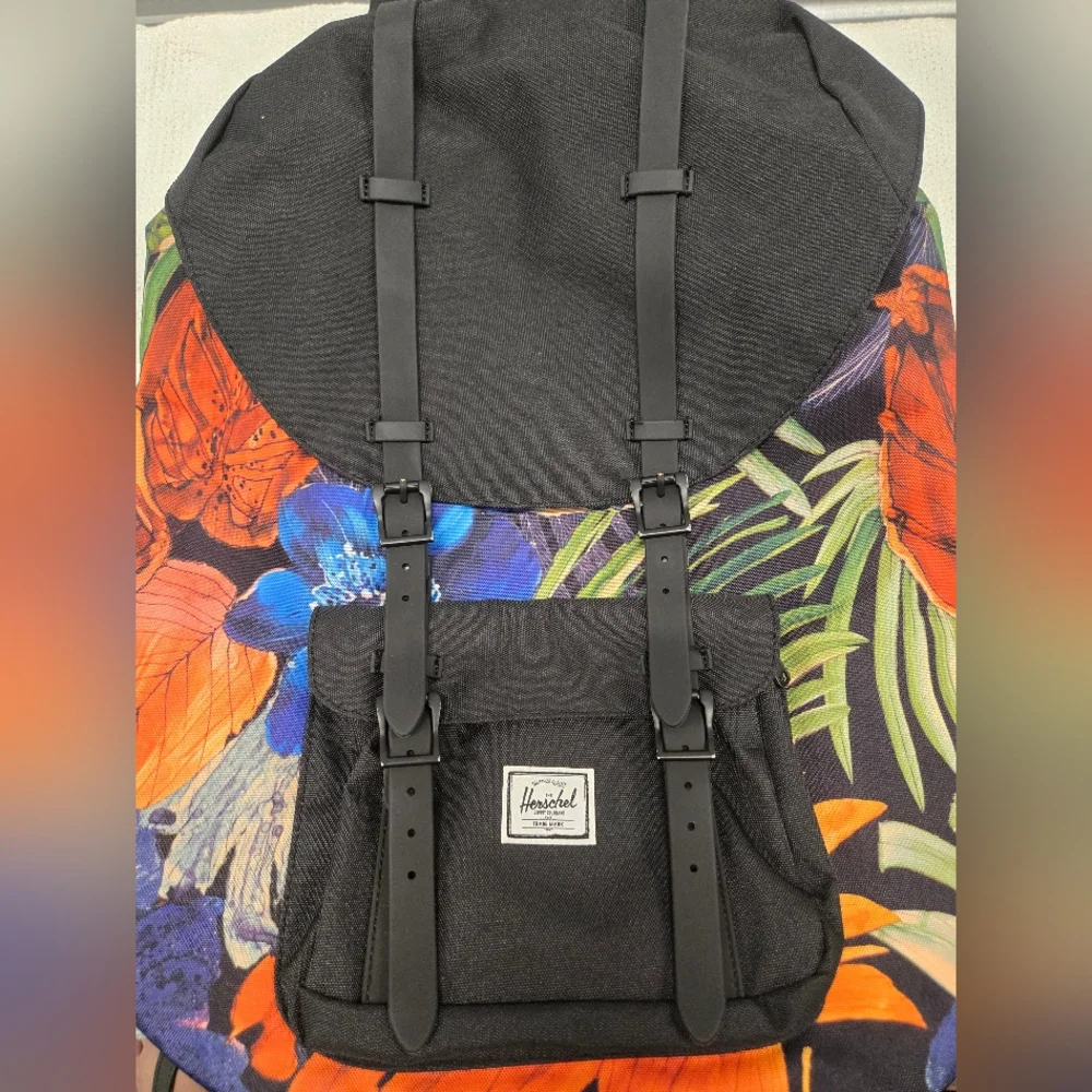 Herschel Supply Co‎ Little America Backpack 25L RARE WATERFLOWER BEACH SURFER